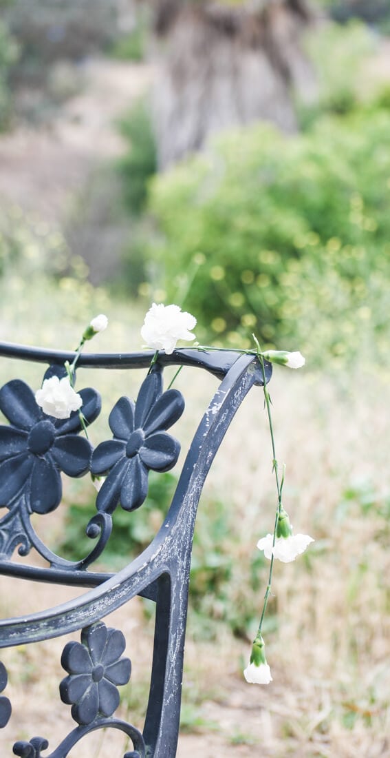 Make a quick and easy flower chain for parties, baby showers, or casual backyard get-togethers