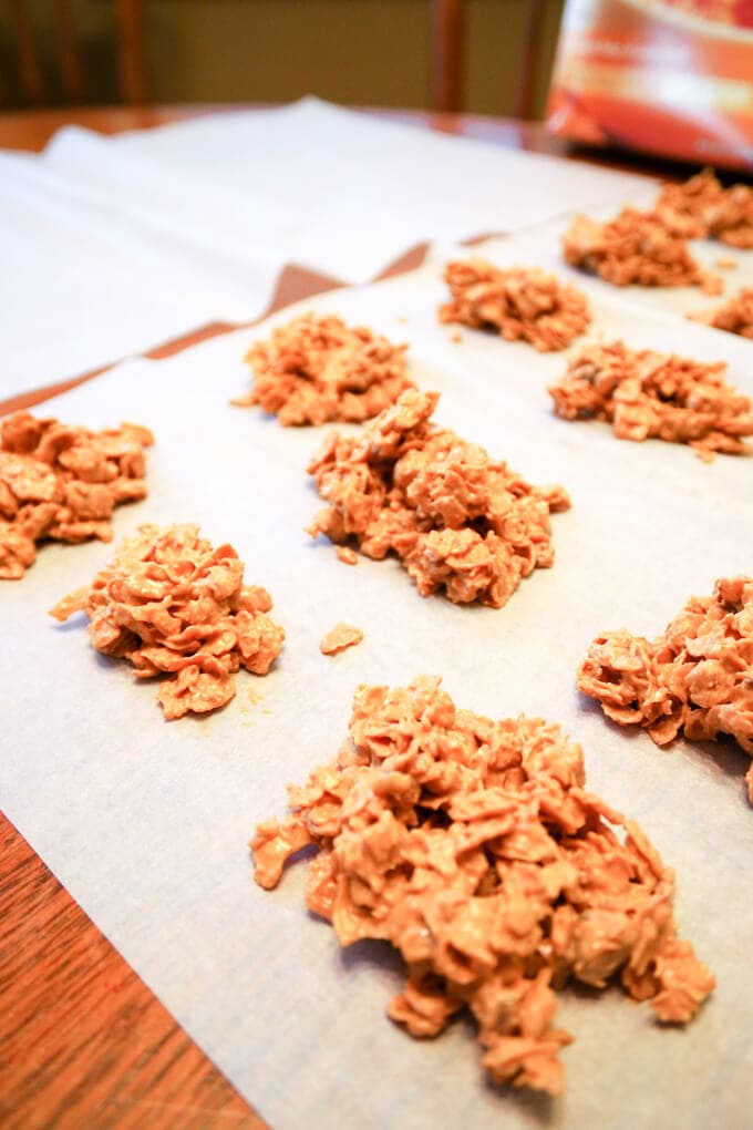 Ridiculously easy no-bake butterscotch cookies made with 4 ingredients