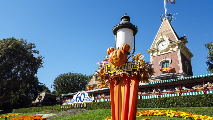 9 tips for Disneyland in October