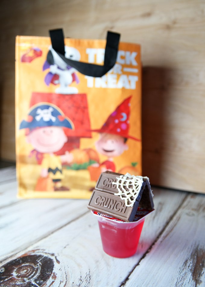 Easy Charlie Brown Halloween snack - spooky Snoopy doghouse