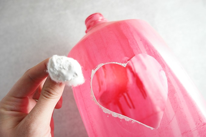 Milk jug valentine holder that kids can make themselves. This would be perfect for a classroom Valentine's Day party!