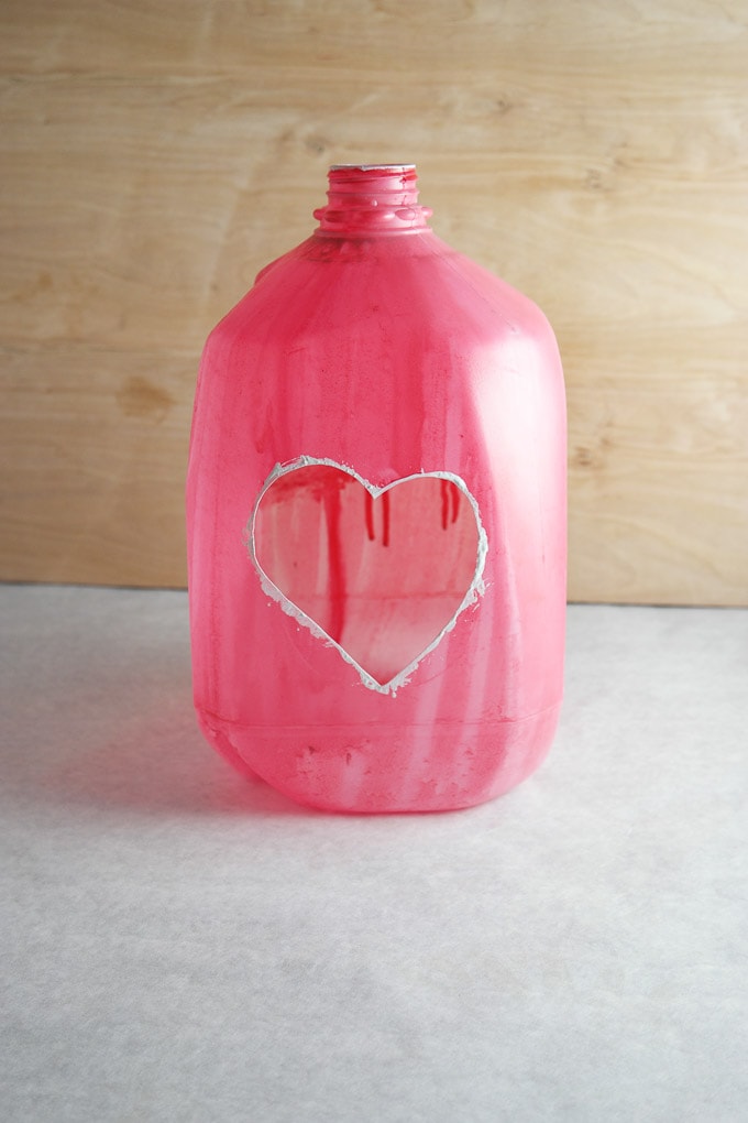Milk jug valentine holder that kids can make themselves. This would be perfect for a classroom Valentine's Day party!
