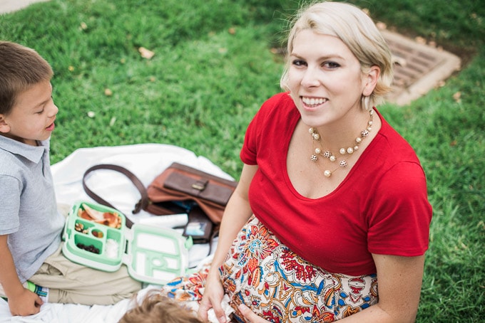 Comfy clothes and a few purse essentials keep me feeling comfy and beautiful in the third trimester!
