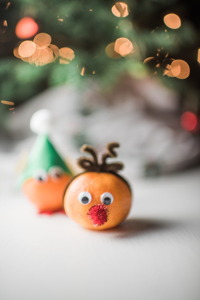 Merry mandarins! Make an elf and a reindeer for a sweet Christmas snack that the kids will love.