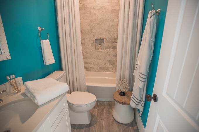 2017 HGTV Dream Home - turquoise bathroom
