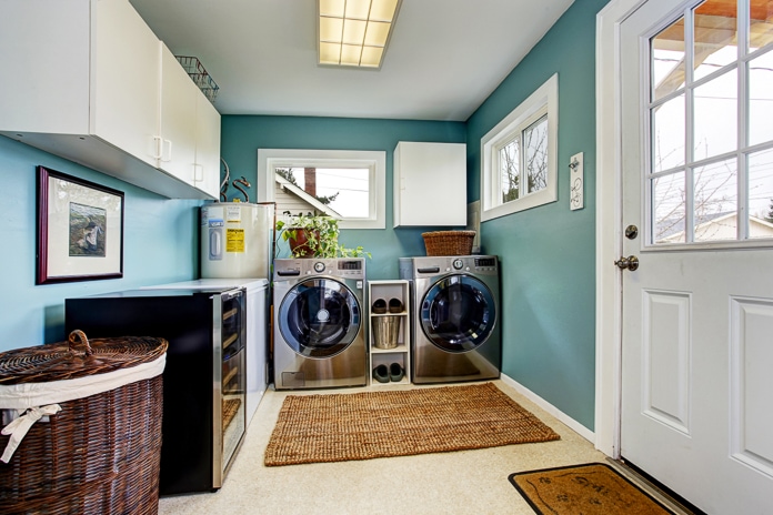 This laundry room is just adjacent to the patio, so it has a lot of outdoor features