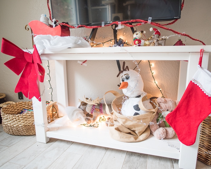 Olaf Christmas decoration in the kids’ room