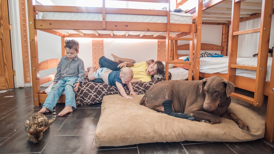 Kids room deodorizing