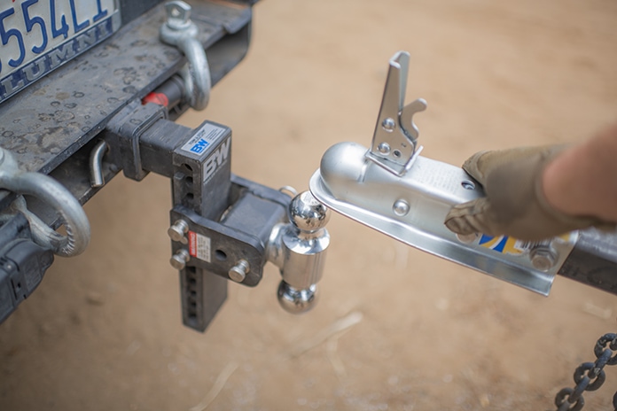Ball head hitch and mount