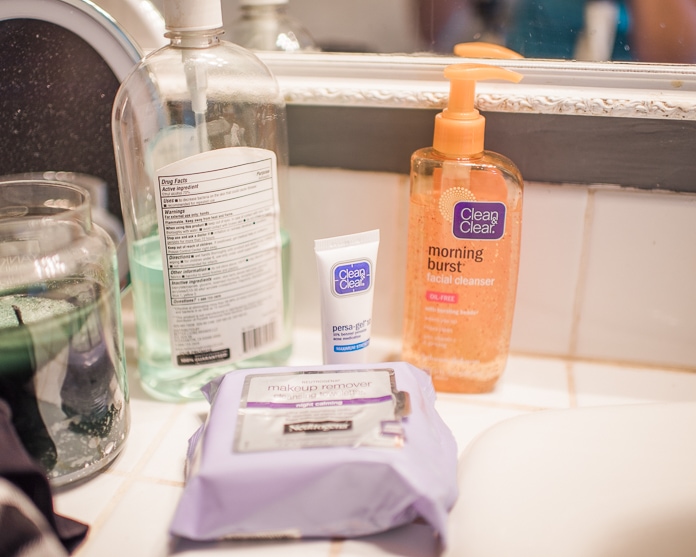 Postpartum acne solutions including cleanser, persa-gel, wipes