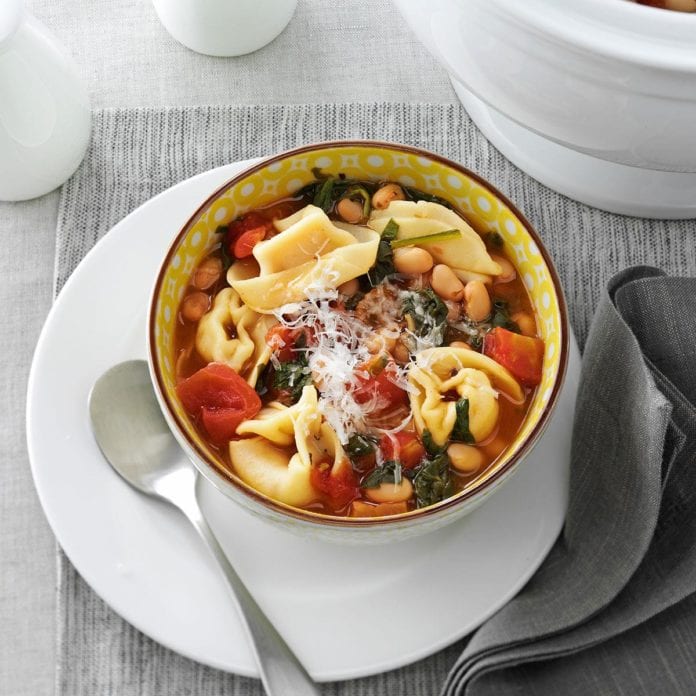 Christmas tortellini spinach soup exps163476 th2379806a09 12 5bc rms 1 696x696 1