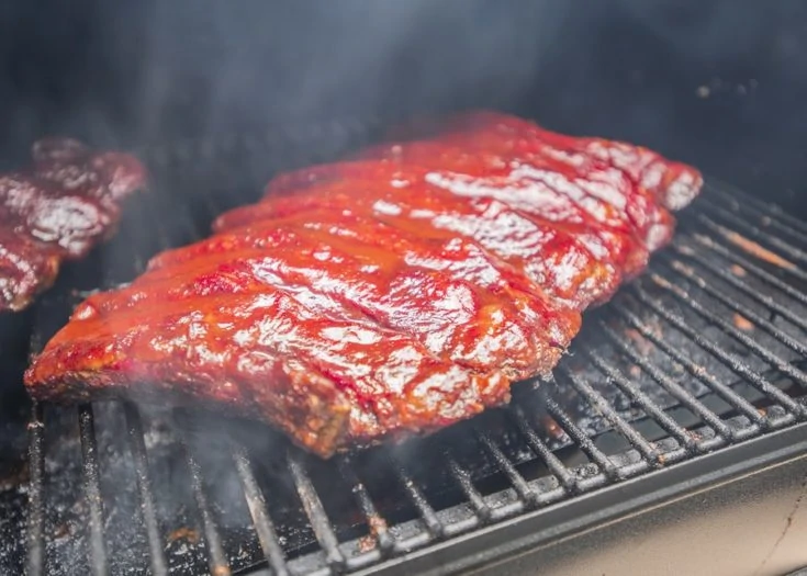 How to smoke beef ribs with traeger que sauce