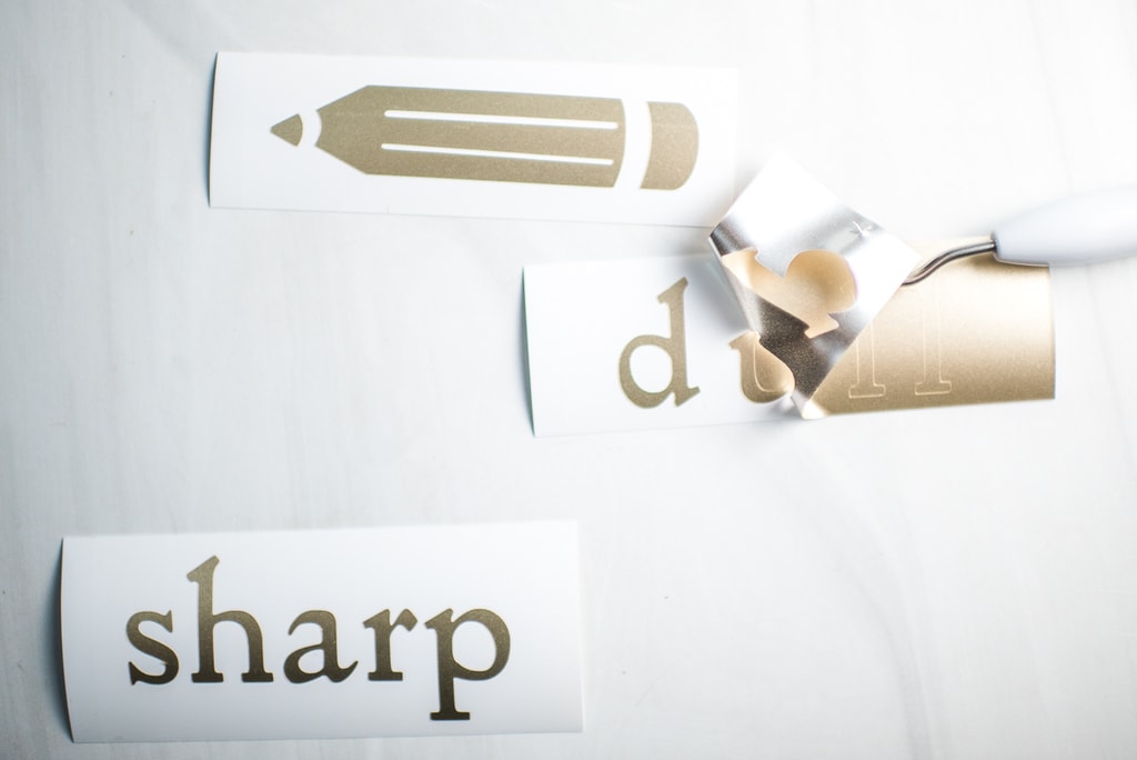 weeding Cricut vinyl