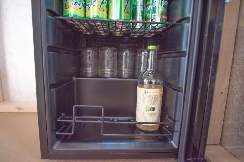 mini refrigerator with adjustable shelves