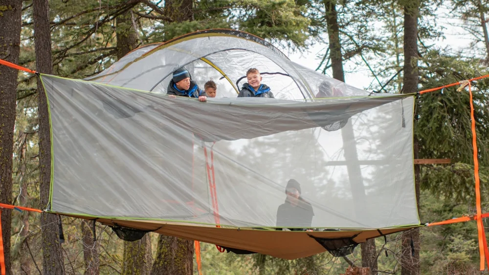 Two level hanging tree tent